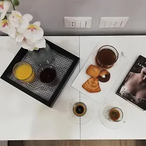 2* Alojamento de Acomodação e Pequeno-almoço Porta San Gennaro